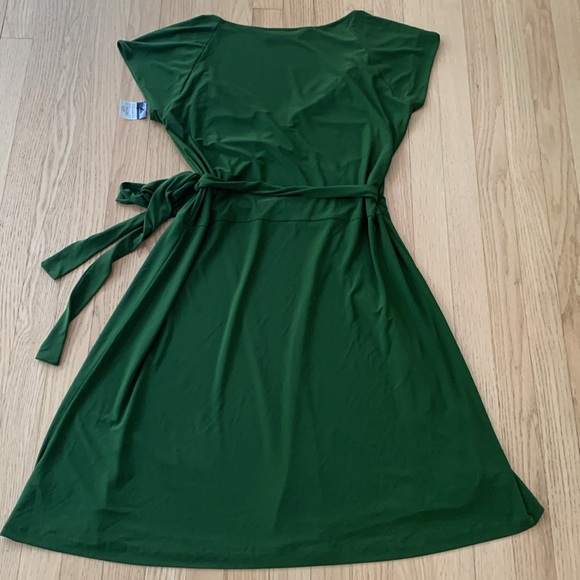 Norma Kamali Jersey Short Sleeve Wrap Dress Olive Green Size XXL NWT - Picture 8 of 13